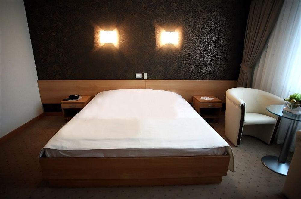 Hotel Zovko Zagreb Sesvete Dış mekan fotoğraf