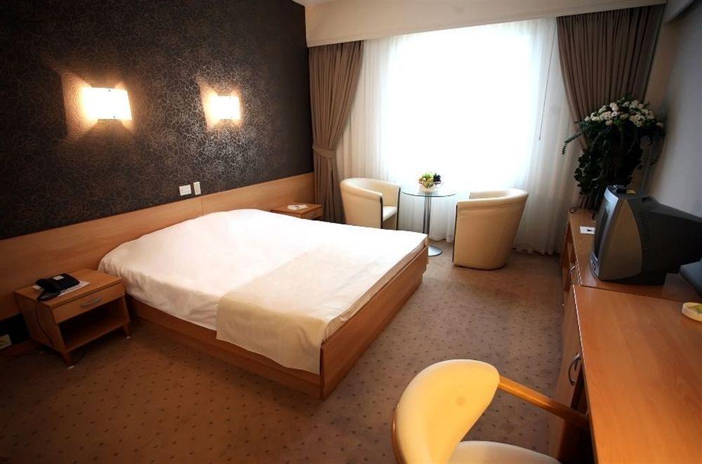Hotel Zovko Zagreb Sesvete Dış mekan fotoğraf